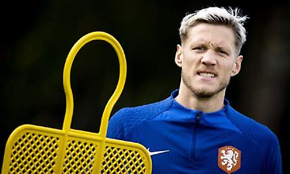 Ολλανδία: Προπονήθηκε ο Βέγκχορστ και παίζει με Εθνική